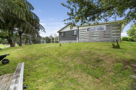 Photo of property in 2745 Opunake Road, Te Kiri, Opunake, 4682