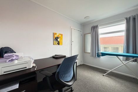 Photo of property in 3 Alder Place, Newlands, Wellington, 6037