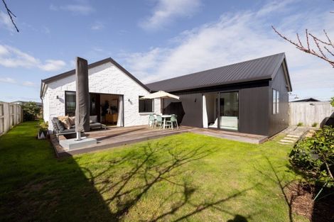 Photo of property in 5 Kahotea Place, Papamoa Beach, Papamoa, 3118