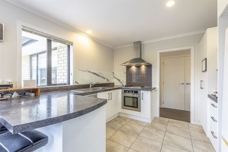 Photo of property in 108 Hillcrest Drive, Kelvin Grove, Palmerston North, 4414