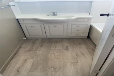 Photo of property in 19 Cook Street, Marfell, New Plymouth, 4310