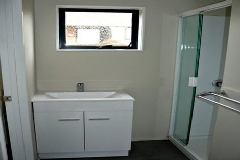 Photo of property in 120 Lynwood Road, New Lynn, Auckland, 0600