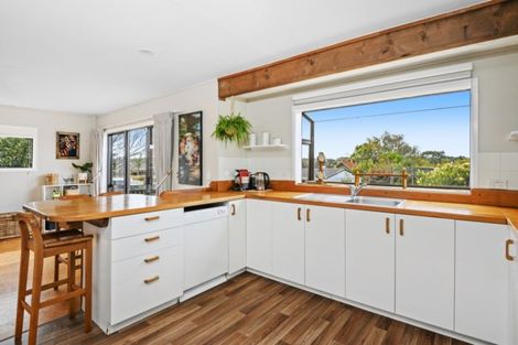 Photo of property in 21 Riverside Drive, Waiuku, 2123