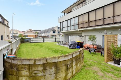 Photo of property in 40 Maunganui Road, Mount Maunganui, 3116