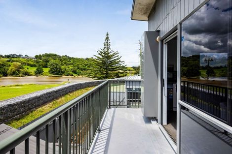 Photo of property in 14 West Quay, Waitara, 4320