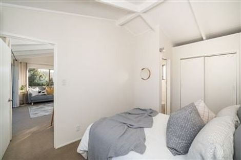 Photo of property in 1/18 Glenfield Road, Birkenhead, Auckland, 0626