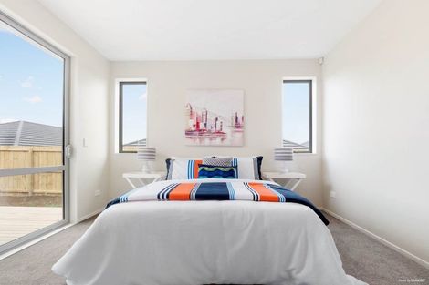 Photo of property in 16 Parton Road, Pukekohe, 2120