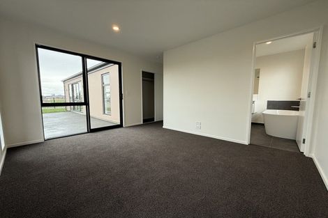 Photo of property in 2 Paradise Way, Halswell, 8025