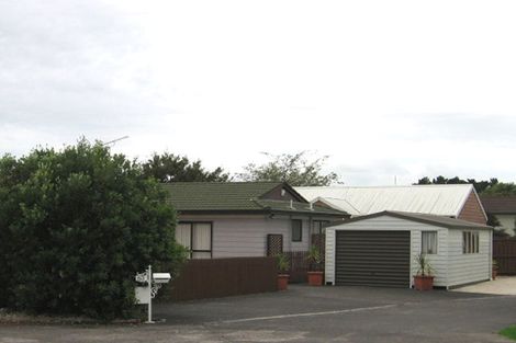 Photo of property in 63 Hassan Drive, Massey, Auckland, 0614