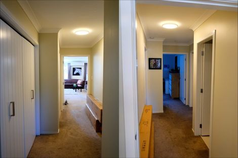 Photo of property in 19u4 Collins Avenue, Tawa, Wellington, 5028