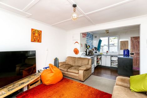 Photo of property in 2 Karamu Street, Strandon, New Plymouth, 4312