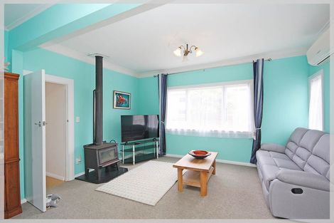 Photo of property in 26 Hall Place, Foxton Beach, Foxton, 4815