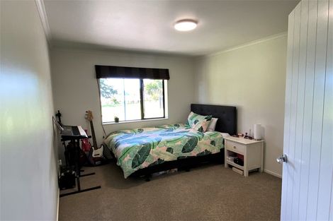 Photo of property in 5 Godwit Place, Waiuku, 2123