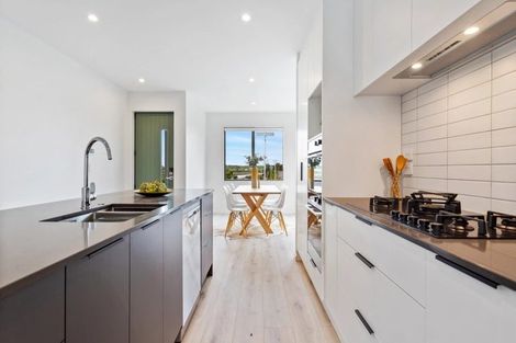 Photo of property in 15 Aquamarine Road, Rosehill, 2113