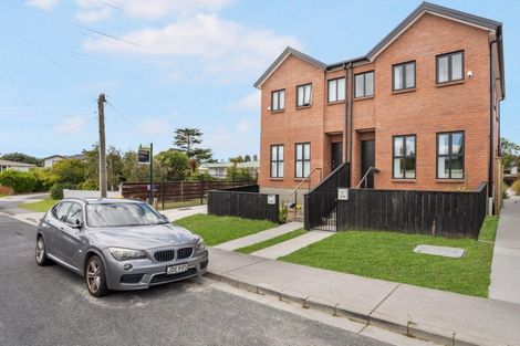 Photo of property in 1/9 Marlene Avenue, Te Atatu South, Auckland, 0610