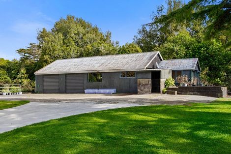 Photo of property in 130 Cross Road, Lepperton, New Plymouth, 4373