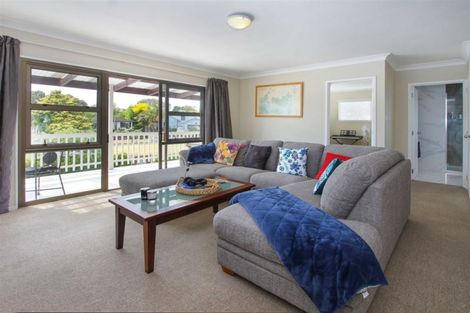 Photo of property in 33 Stella Drive, Clarks Beach, 2122
