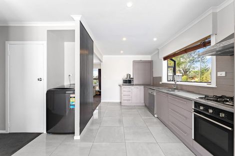 Photo of property in 18 Murray Road, Te Atatu Peninsula, Auckland, 0610