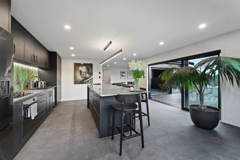 Photo of property in 2 Somerville Road, Shelly Park, Auckland, 2014