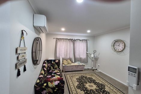 Photo of property in 50 Archmillen Avenue, Pakuranga Heights, Auckland, 2010