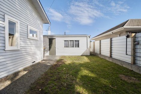 Photo of property in 33 Featherston Street, Takaro, Palmerston North, 4412