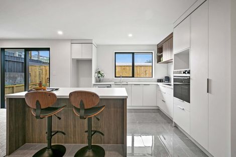 Photo of property in 2b Sandel Rise, Merrilands, New Plymouth, 4312