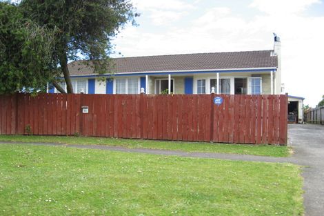 Photo of property in 42 Staverton Crescent, Mangere, Auckland, 2022