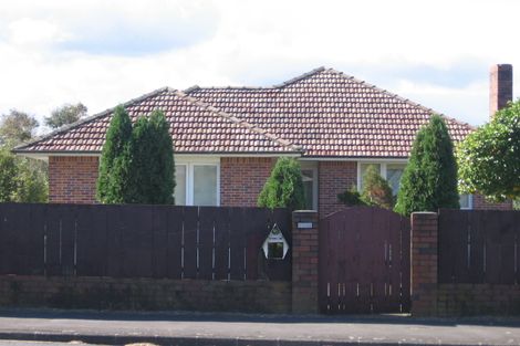 Photo of property in 3201 Great North Road, New Lynn, Auckland, 0600