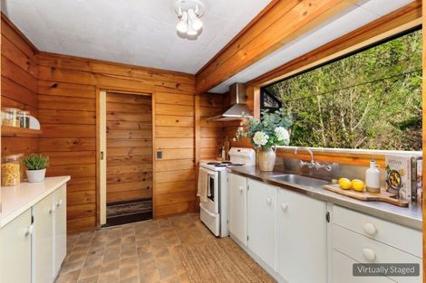 Photo of property in 31b Fitzpatrick Street, Newlands, Wellington, 6037