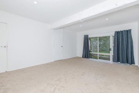 Photo of property in 606 Glenfield Road, Bayview, Auckland, 0629