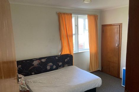 Photo of property in 87 Queens Drive, Lyall Bay, Wellington, 6022