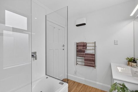 Photo of property in 2 Celia Street, Redcliffs, Christchurch, 8081