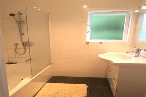 Photo of property in 11 Strid Road, Te Atatu South, Auckland, 0610