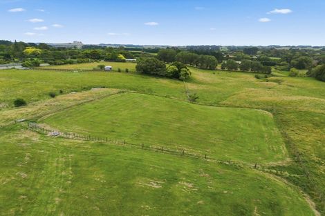 Photo of property in 15 Koputaroa Road, Levin, 5575