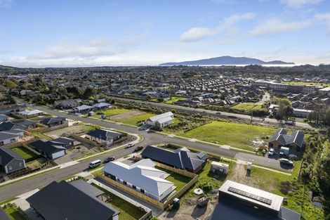 Photo of property in 18 Karearea Avenue, Waikanae, 5036