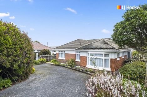 Photo of property in 105 Highcliff Road, Andersons Bay, Dunedin, 9013