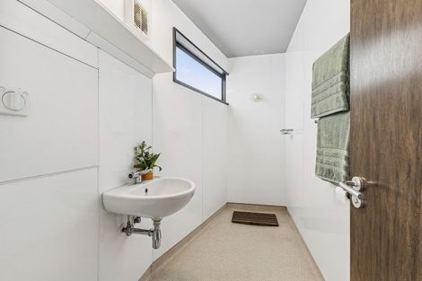 Photo of property in 87 Marine Parade, Seatoun, Wellington, 6022