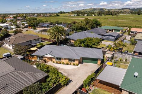 Photo of property in 15 Romana Crescent, Papamoa Beach, Papamoa, 3118