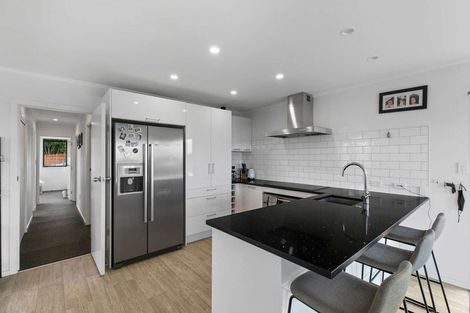 Photo of property in 15 Rosario Crescent, Red Beach, 0932