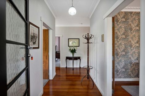 Photo of property in 33 Rogan Street, New Plymouth, 4310
