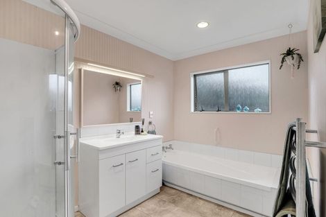Photo of property in 6 Holdsworth Drive, Otamatea, Whanganui, 4500