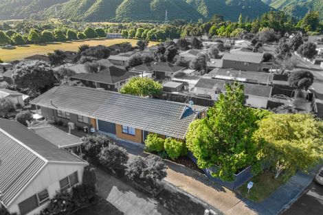 Photo of property in 21f1- Roband Crescent, Brown Owl, Upper Hutt, 5018