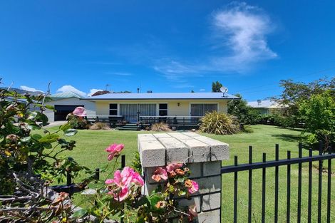 Photo of property in 68 Watt Street, Coromandel, 3506