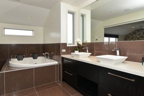 Photo of property in 5b Peninsula Point, Huntington, Hamilton, 3210