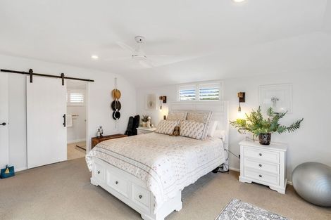 Photo of property in 3 San Ambrosio Rise, Henderson, Auckland, 0612