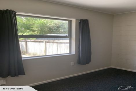 Photo of property in 21f8 Collins Avenue, Tawa, Wellington, 5028