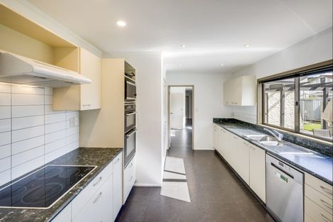 Photo of property in 14 Bassett Place, Taradale, Napier, 4112