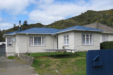 Photo of property in 15 Kowhai Street, Wainuiomata, Lower Hutt, 5014