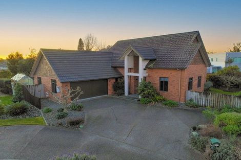 Photo of property in 62 Saint James Drive, Huntington, Hamilton, 3210