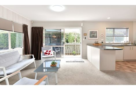 Photo of property in 2/11 Milton Road, Orewa, 0931